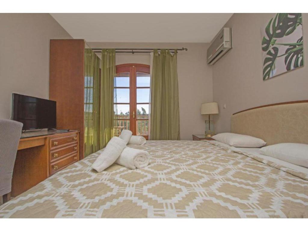 Corfu Club Standard 3 * Danilia